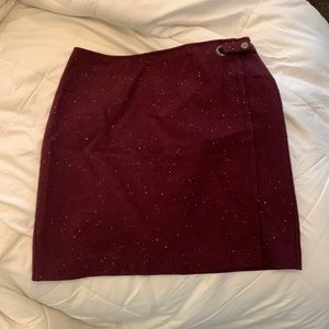 Banana Republic aubergine mini skirt, like new - size 6